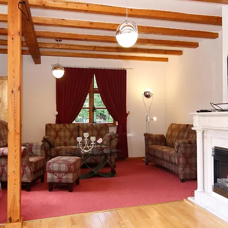 House Monika, Vakantiehuis *