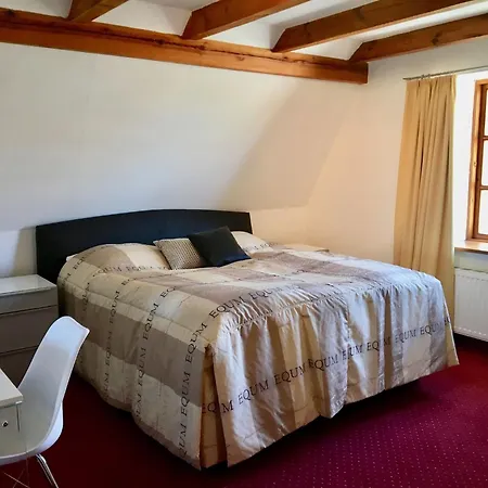 House Monika, Vakantiehuis