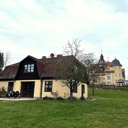 House Monika, 度假居