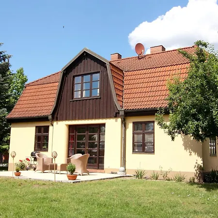 House Monika, * Wendorf (Kuhlen-Wendorf)